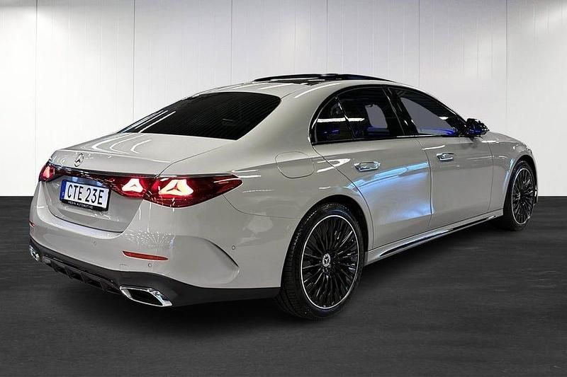 Begagnad Mercedes E300 AMG line 313 HK (230 kW) 2024 Grå Sedan