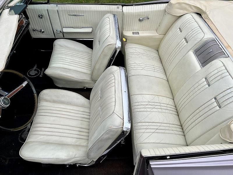 Begagnad Pontiac Bonneville 333 HK (244 kW) 1965 Iris mist metallic Sedan