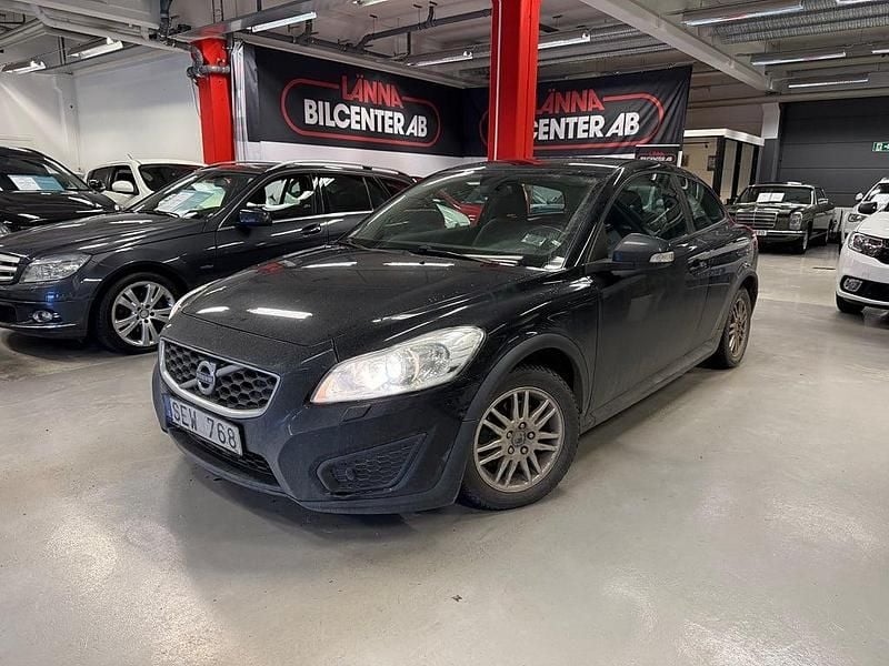 Svart Begagnad 2011 Volvo C30 Halvkombi | 54 800 kr (Marknadspris) - Bild 1/4