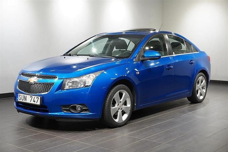 Blå Begagnad 2010 Chevrolet Cruze LT Sedan | 64 900 kr (Lite dyr) - Bild 1/2