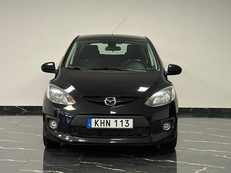 Begagnad Mazda 2 Inclusive 104 HK (76 kW) 2007 Svart Halvkombi