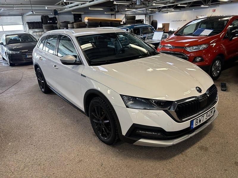 Begagnad Skoda Octavia Scout 150 HK (110 kW) 2022 Vit Kombi