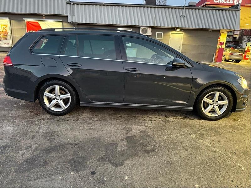 Grå Begagnad 2017 VW Golf VII GT Kombi | 155 000 kr (Marknadspris) - Bild 1/4