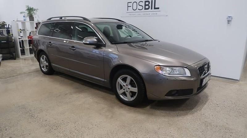Grå Begagnad 2010 Volvo V70 Momentum Kombi | 44 900 kr (Bra pris) - Bild 1/3