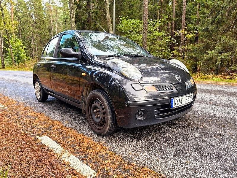 Svart Begagnad 2009 Nissan Micra Halvkombi | 24 900 kr (Marknadspris) - Bild 1/4