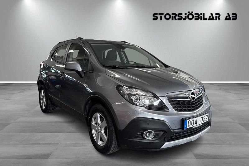 Grå Begagnad 2013 Opel Mokka SUV | 119 000 kr (Marknadspris) - Bild 1/4