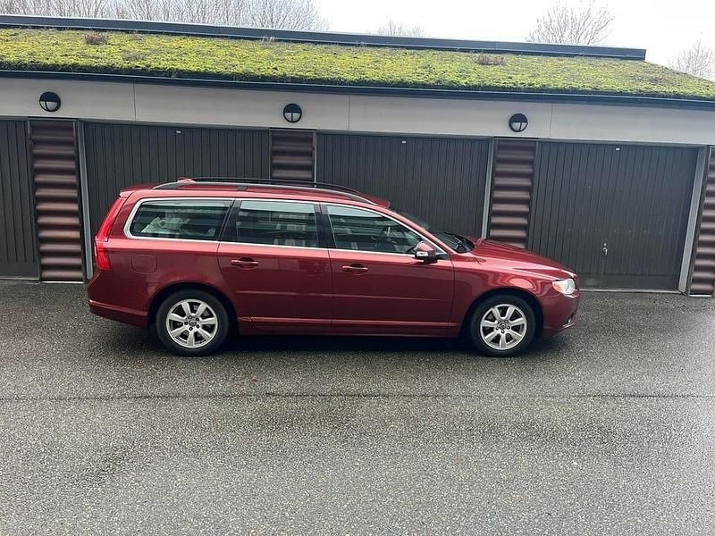Begagnad 2011 Volvo V70 Kombi | 58 000 kr (Superpris) - Bild 1/4