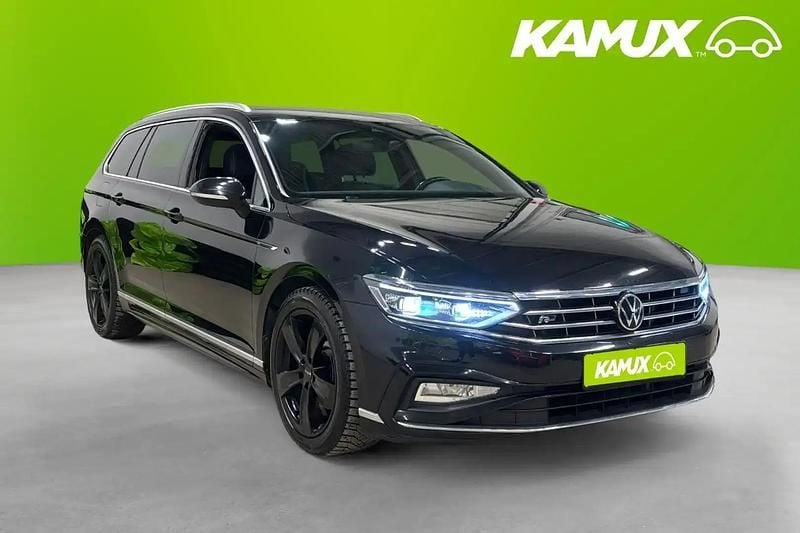 Svart Begagnad 2022 VW Passat R-line Kombi | 284 800 kr (Marknadspris) - Bild 1/4