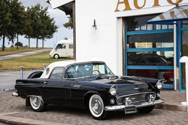 Begagnad Ford Thunderbird 203 HK (149 kW) 1956 Svart Cab