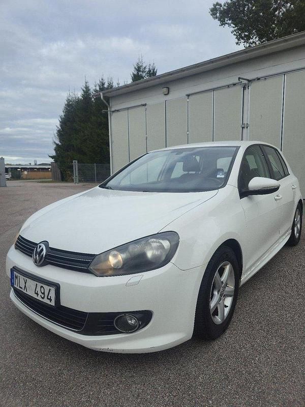 Vit Begagnad 2012 VW Golf VII Halvkombi | 69 000 kr (Marknadspris) - Bild 1/4