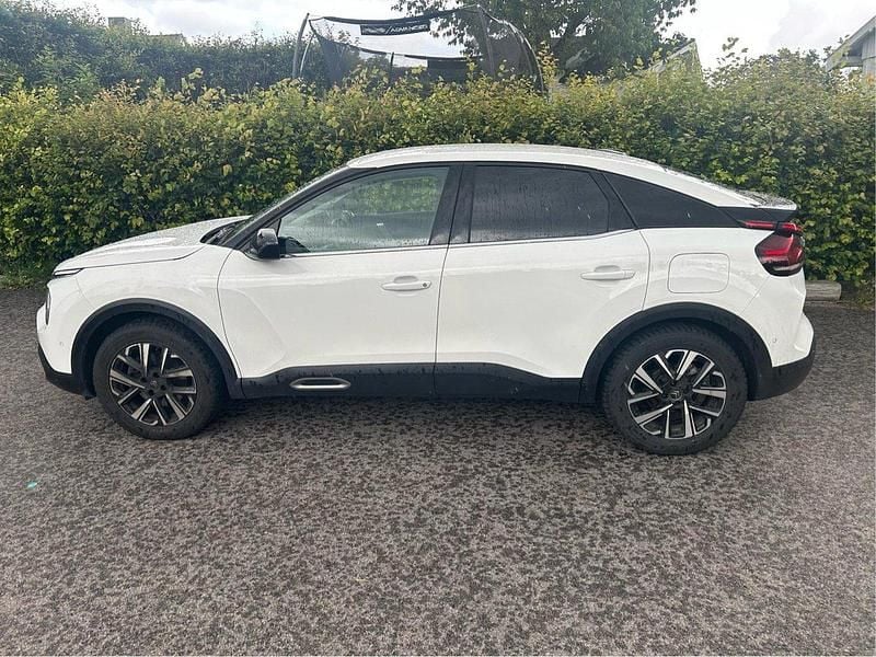 Vit Begagnad 2021 Citroën C4 PureTech Halvkombi | 179 000 kr (Bra pris) - Bild 1/3