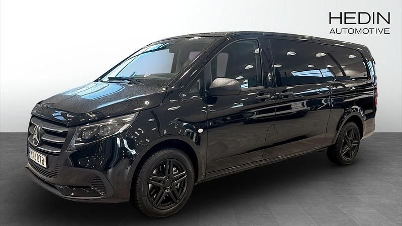 Svart Begagnad 2025 Mercedes Vito | 579 000 kr (Bra pris) - Bild 1/4