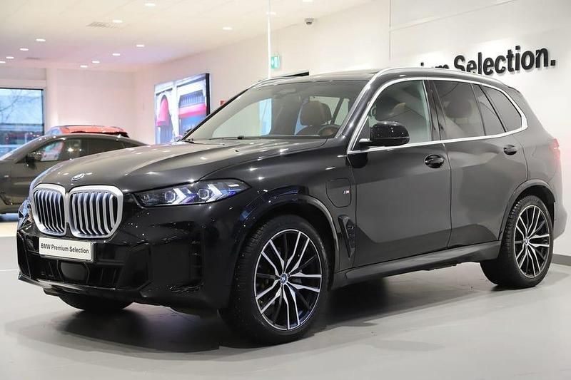 Svart Begagnad 2024 BMW X5 M Sport SUV | 729 000 kr - Bild 1/3