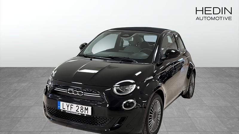 Svart Begagnad 2022 Fiat 500e Icon Cab | 189 900 kr (Marknadspris) - Bild 1/4