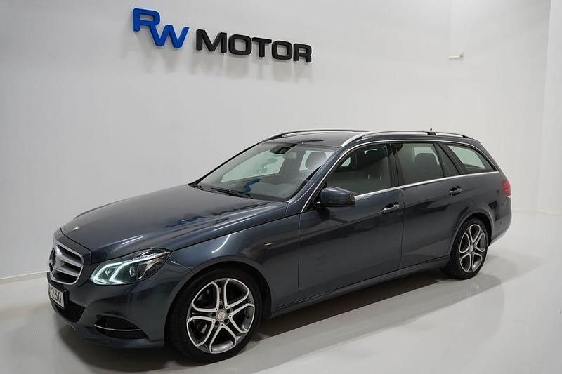Mörkgrå Begagnad 2014 Mercedes E220 Kombi | 149 800 kr (Marknadspris) - Bild 1/4