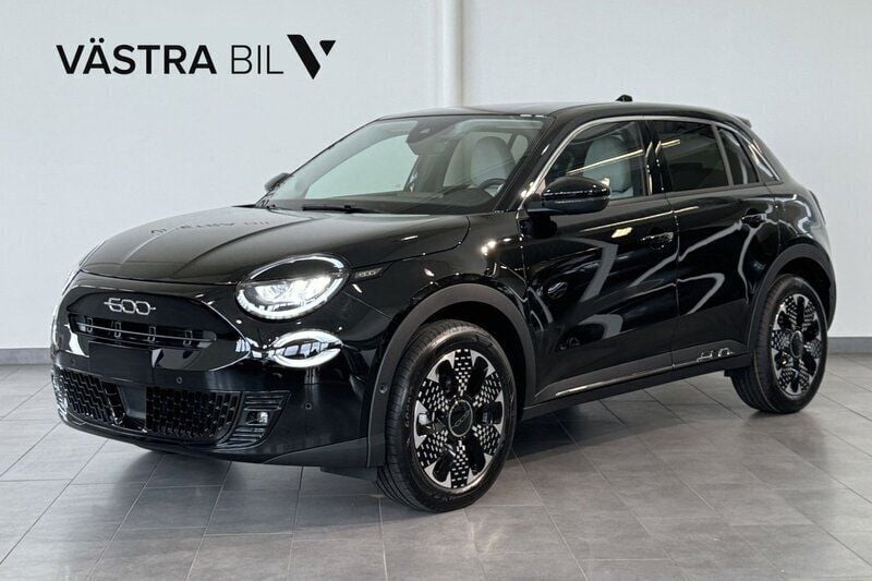 Begagnad Fiat 600 La Prima 101 HK (74 kW) 2023 Svart SUV