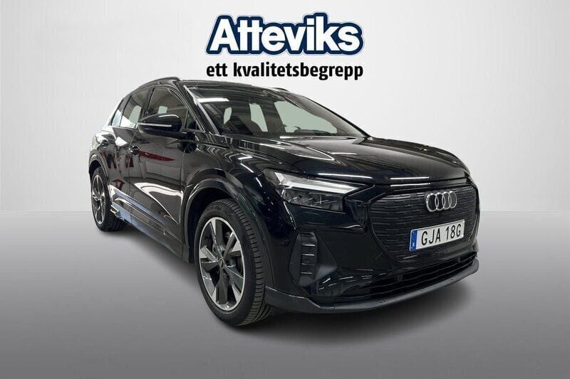 Svart Begagnad 2023 Audi Q4 e-tron Advanced Plus SUV | 469 900 kr (Marknadspris) - Bild 1/4
