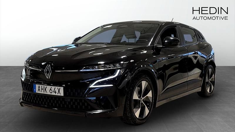 Begagnad Renault Megane E-Tech Equilibre 96 kW (131 HK) 2022 Svart Halvkombi