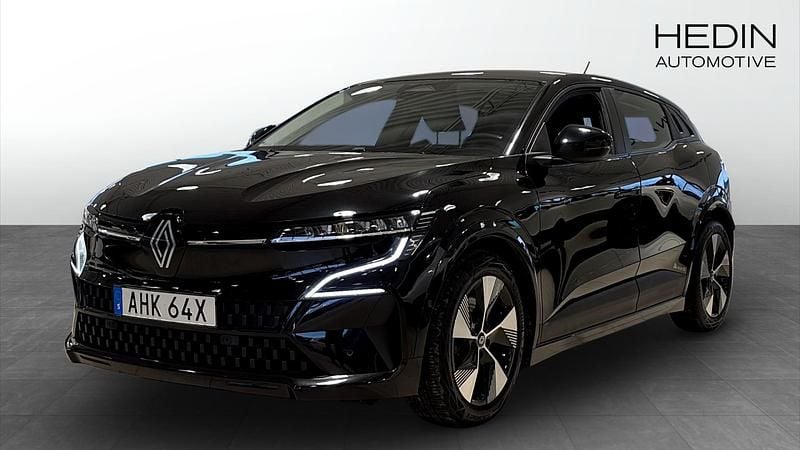 Svart Begagnad 2022 Renault Megane E-Tech Equilibre Halvkombi | 259 900 kr - Bild 1/4