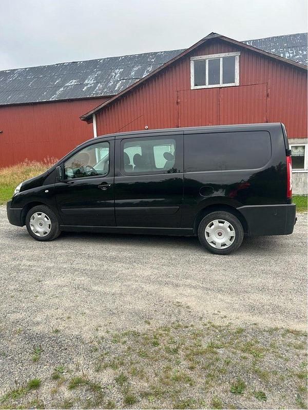 Svart Begagnad 2014 Fiat Scudo Minibuss | 85 000 kr (Lite dyr) - Bild 1/4
