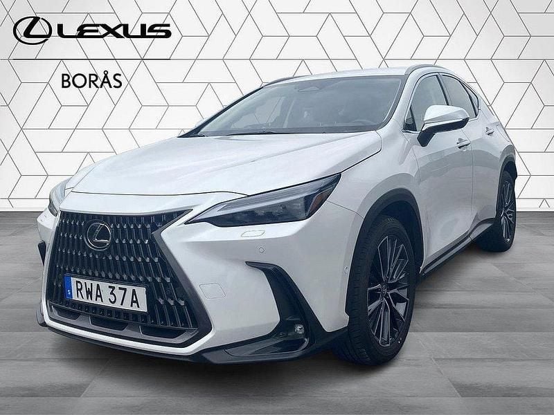 Vit Begagnad 2023 Lexus NX350h Luxury Line SUV | 529 900 kr (Bra pris) - Bild 1/4