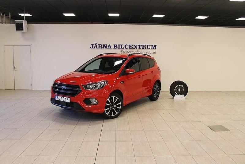 Röd Begagnad 2017 Ford Kuga ST-Line SUV | 229 600 kr (Dyr) - Bild 1/4
