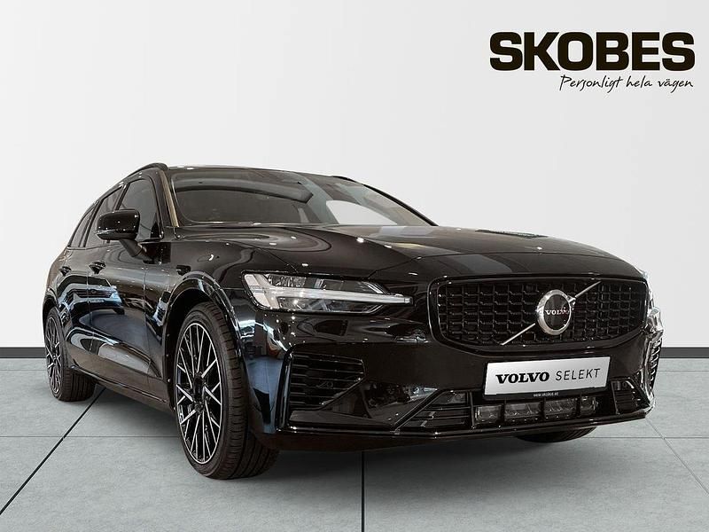 Svart Begagnad 2023 Volvo V60 Plus Kombi | 489 800 kr (Dyr) - Bild 1/3