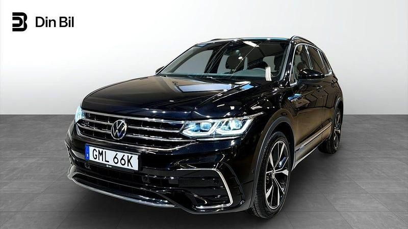 Svart Begagnad 2021 VW Tiguan R-line SUV | 379 900 kr (Lite dyr) - Bild 1/4
