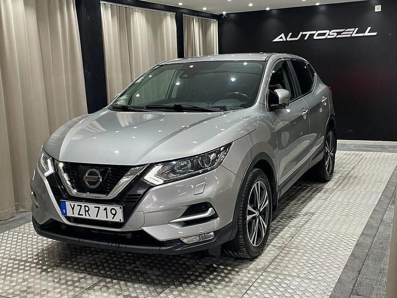 Silver Begagnad 2017 Nissan Qashqai SUV | 149 900 kr (Lite dyr) - Bild 1/4
