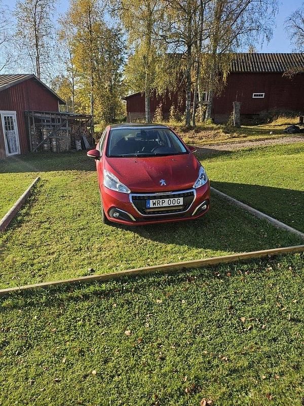 Röd Begagnad 2019 Peugeot 208 Halvkombi | 85 000 kr (Superpris) - Bild 1/4