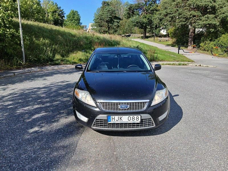 Svart Begagnad 2008 Ford Mondeo Titanium Halvkombi | 24 000 kr (Bra pris) - Bild 1/4