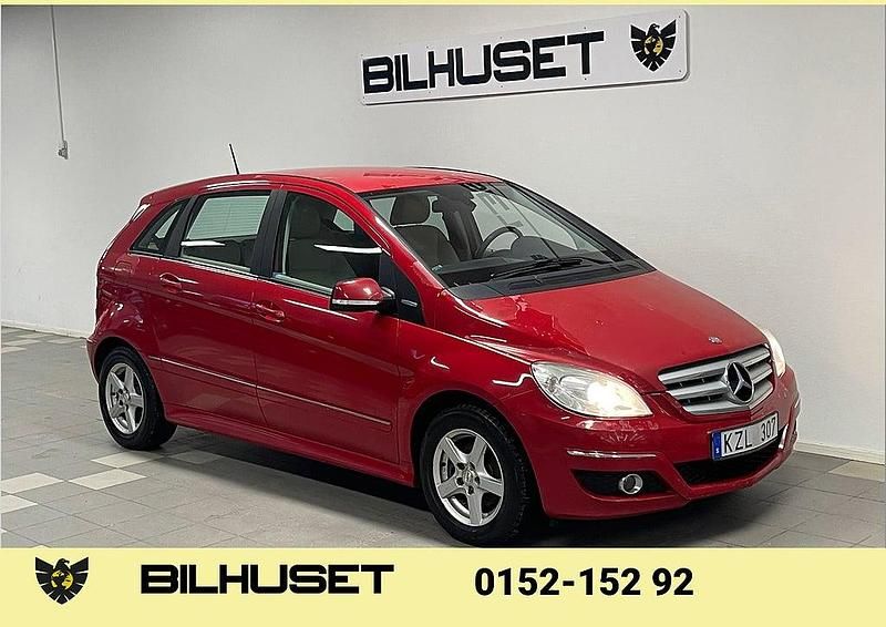Begagnad Mercedes B180 116 HK (85 kW) 2010 Röd Minibuss