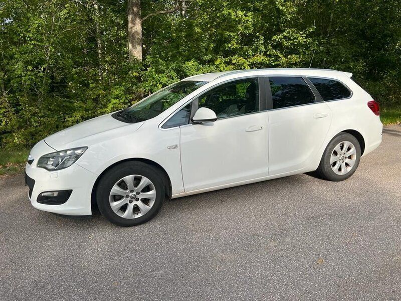 Begagnad 2016 Opel Astra Kombi | 39 900 kr - Bild 1/4