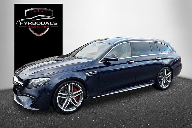 Mörkblå Begagnad 2018 Mercedes E63S AMG AMG Kombi | 699 000 kr (Superpris) - Bild 1/3