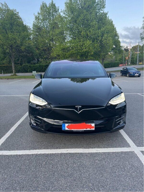 Svart Begagnad 2019 Tesla Model X SUV | 375 000 kr - Bild 1/4