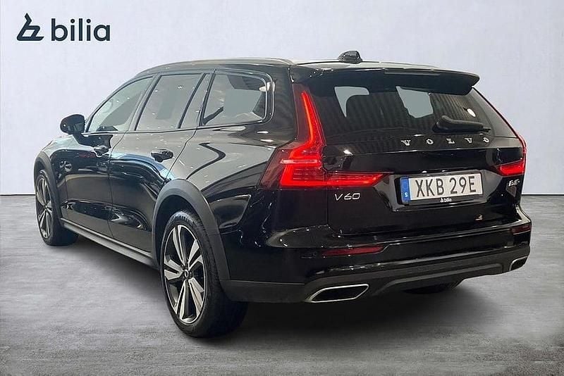 Begagnad Volvo V60 CC 197 HK (144 kW) 2021 Svart Kombi