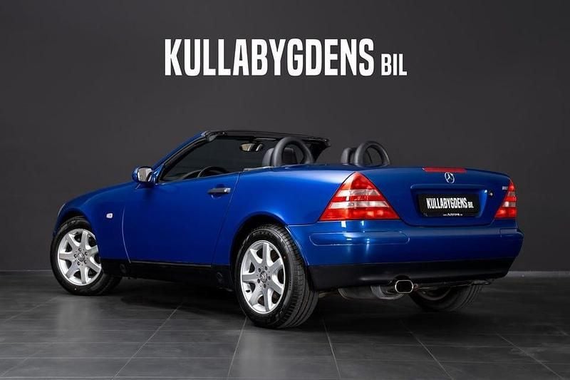 Begagnad Mercedes SLK200 136 HK (100 kW) 1997 Mörkblå Cab