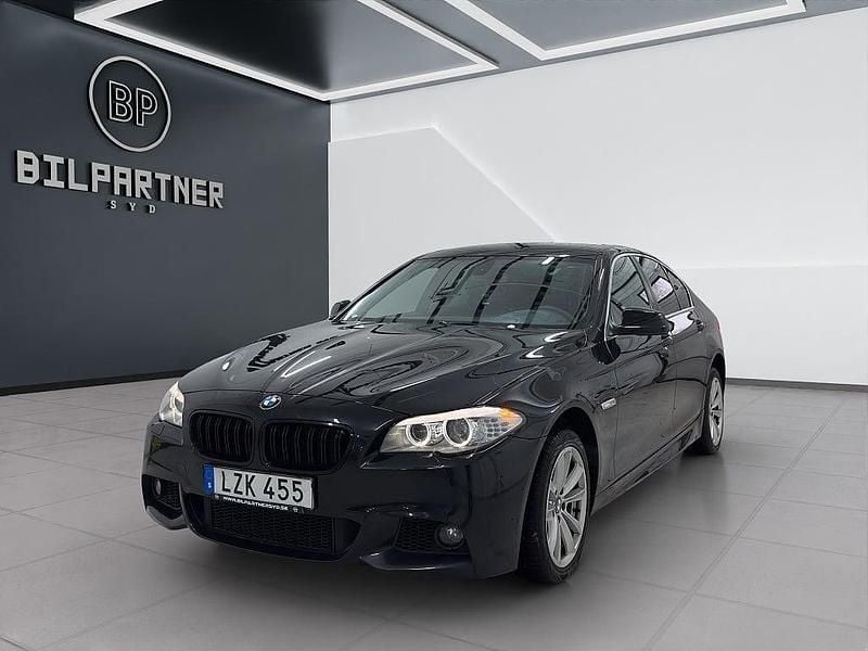 Svart Begagnad 2011 BMW 520 M Sport Sedan | 129 900 kr (Lite dyr) - Bild 1/3