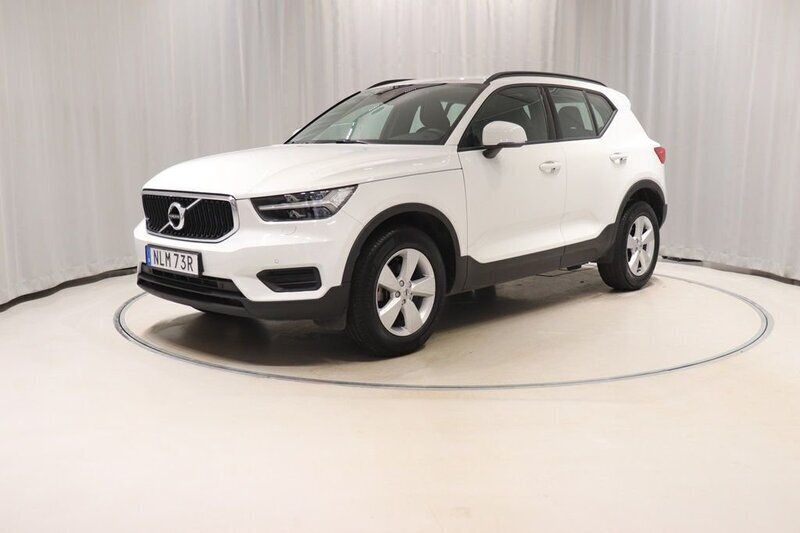 Vit Begagnad 2021 Volvo XC40 SUV | 239 400 kr (Superpris) - Bild 1/4