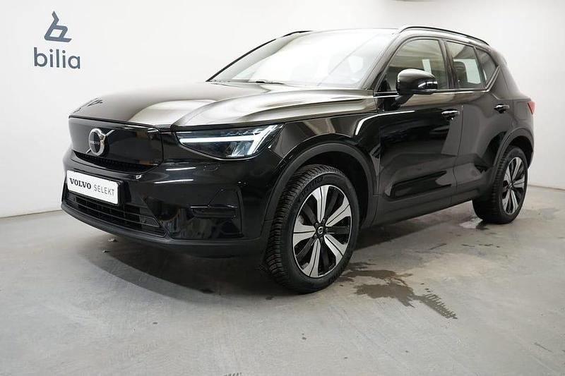 Begagnad Volvo XC40 Core 175 kW (238 HK) 2022 Svart SUV