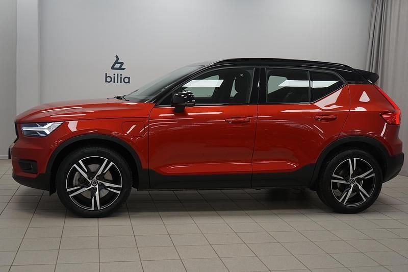 Begagnad Volvo XC40 R-Design 210 HK (154 kW) 2020 Röd SUV