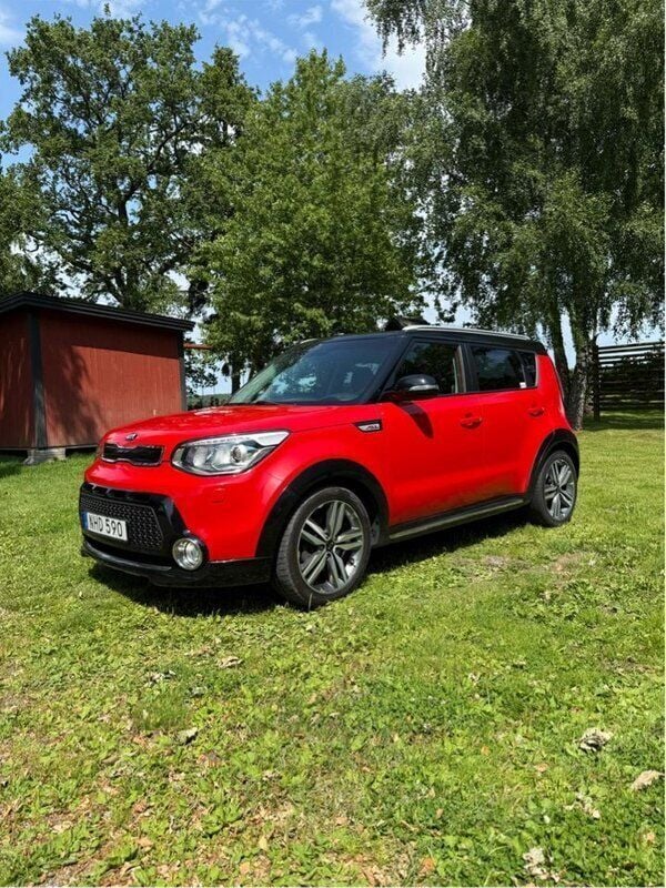 Röd Begagnad 2016 Kia Soul SUV | 145 000 kr (Marknadspris) - Bild 1/4