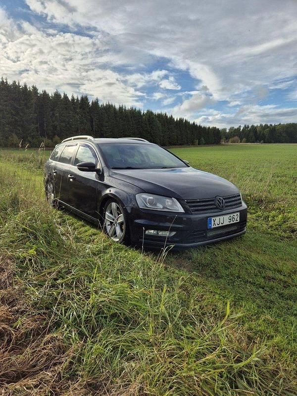 Svart Begagnad 2013 VW Passat Kombi | 58 000 kr (Bra pris) - Bild 1/4
