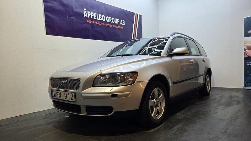 Ljusgrå Begagnad 2005 Volvo V50 Kombi | 24 999 kr (Dyr) - Bild 1/4