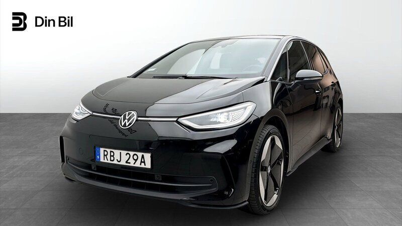 Svart Begagnad 2024 VW ID.3 Pro Performance Halvkombi | 499 900 kr - Bild 1/4