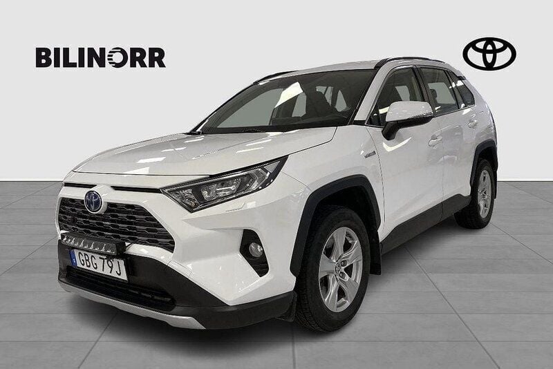Vit Begagnad 2020 Toyota RAV4 Hybrid Active SUV | 249 900 kr (Bra pris) - Bild 1/3