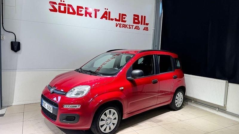 Röd Begagnad 2013 Fiat Panda Easy Halvkombi | 59 900 kr - Bild 1/4