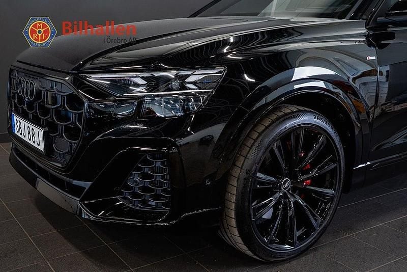 Begagnad Audi Q8 S-Line 489 HK (359 kW) 2025 Svart SUV