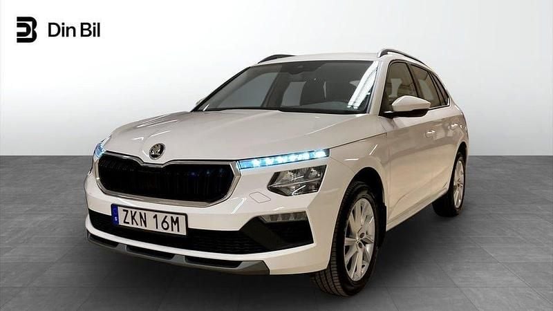 Vit Begagnad 2024 Skoda Kamiq Selection SUV | 239 900 kr (Marknadspris) - Bild 1/4