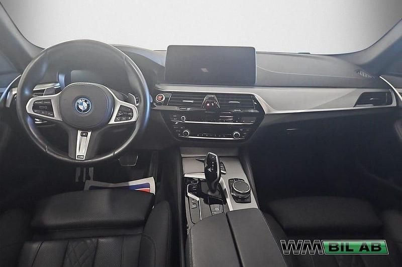 Begagnad BMW 530 M Sport 292 HK (214 kW) 2023 Blå met Sedan